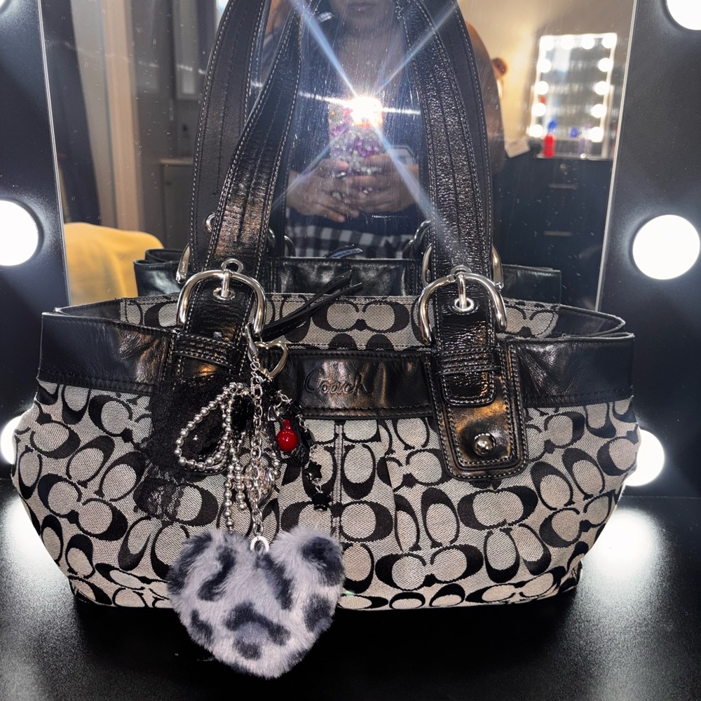 Coach soho tote Monochrome Signature Shoulder Bag
